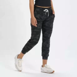 Vuori Women's Performance Jogger - Spring 2022