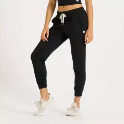 Vuori Women's Performance Jogger - Spring 2022
